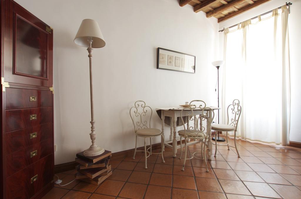 Ferienwohnung Vacanze Romane Centro Storico Trastevere Zimmer foto